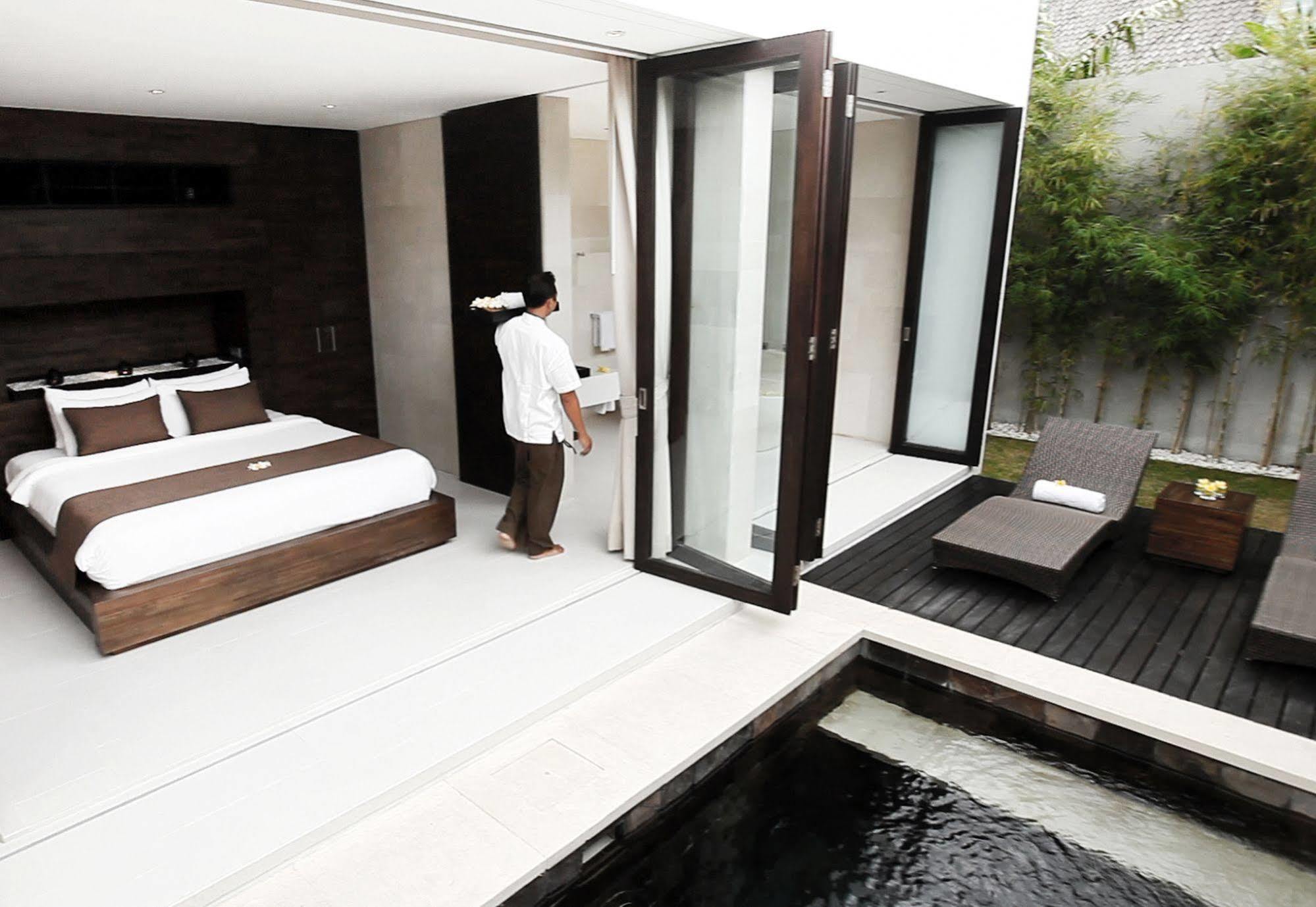 Equilibria Seminyak Villa Екстериор снимка